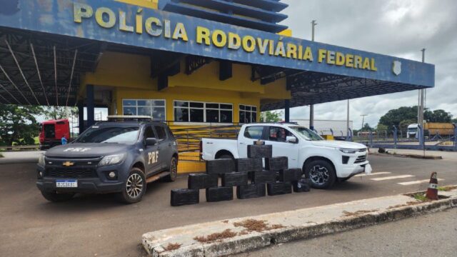 PRF apreende 320 kg de maconha após fuga na BR-153, em Morrinhos