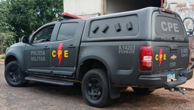 Polícia Militar encontra rinha de galo em funcionamento em galpão no bairro Maria Amélia 2, em Catalão; 62 aves são apreendidas