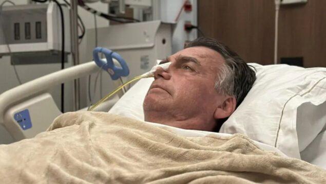 Bolsonaro passa mal novamente, sofre queda em cela e tem traumatismo craniano leve