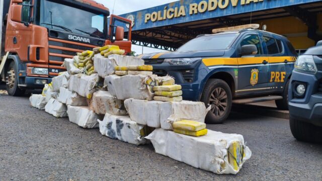 Meia tonelada de maconha é apreendida pela PRF em Itumbiara, na BR-452
