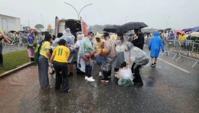 Raio atinge praça onde ato de Nikolas ocorre em Brasília; 34 são atendidos e 9 estão em estado grave
