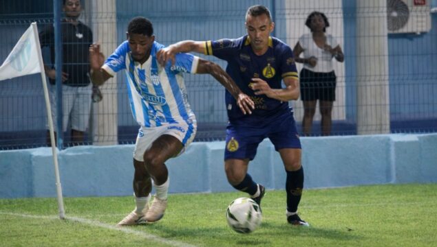 Na estreia de Cléber Gaúcho, Crac vence a Aparecidense por 1 a 0, com gol de pênalti, conquista a primeira vitória no Goianão 2026 e deixa a zona de rebaixamento