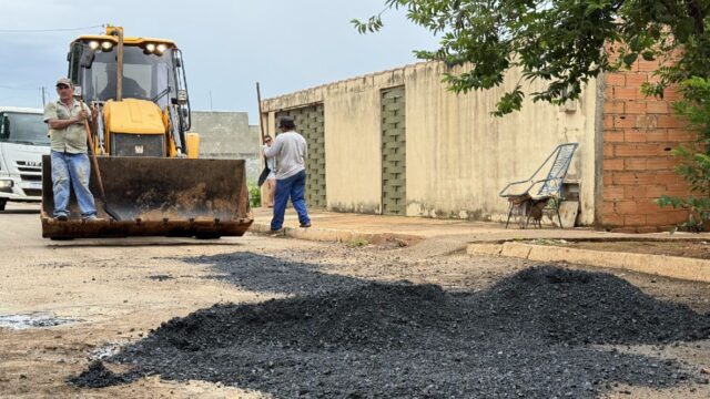Prefeitura de Corumbaíba inicia operação tapa-buracos em diversos pontos da cidade