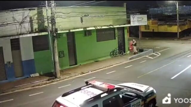Tentativa inusitada de fuga não impede prisão de dupla flagrada furtando fios em Uberlândia
