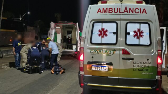Mulher fica ferida após queda de moto no bairro Castelo Branco, em Catalão