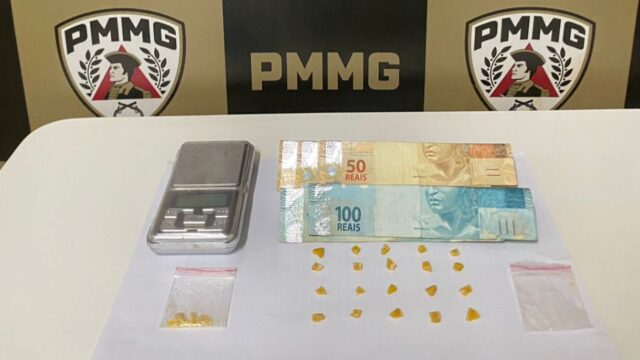Homem de 44 anos é preso por tráfico de drogas após denúncia anônima em Monte Carmelo