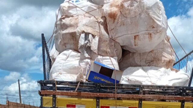 Agrodefesa apreende cerca de 10 toneladas de embalagens de agrotóxicos irregulares em Cristalina (GO)
