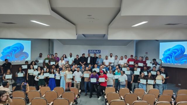 Entrega de certificados marca formatura de alunos do PROSSIGA/SENAI em Catalão