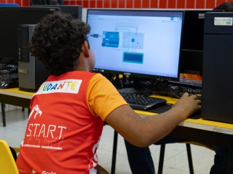 Curso gratuito de introdução à robótica tem mais de 900 vagas abertas em Goiás