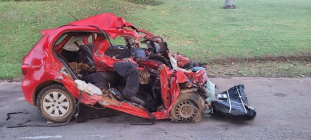 Colisão frontal entre carro e carreta deixa cinco mortos na BR-414, em Cocalzinho de Goiás