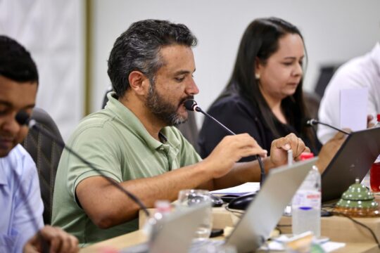 Câmara de Ipameri realiza primeira sessão ordinária de 2026 com projetos sobre licitações e combate à violência contra a mulher