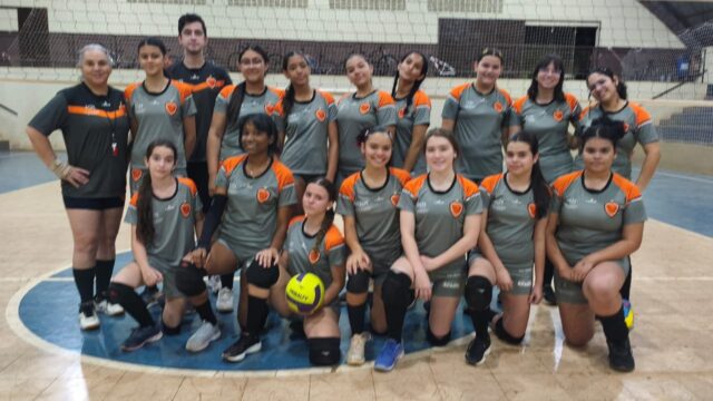 Projeto “Esporte para Todos – Vôlei” fortalece inclusão social em Ouvidor