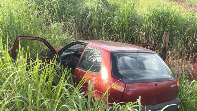Colisão entre dois carros deixa três feridos na GO entre Catalão e Goiandira