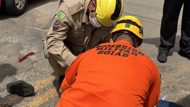 Adolescente fica ferido após acidente entre moto e bicicleta no Castelo Branco II, em Catalão