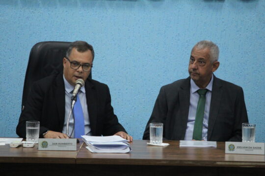 Câmara de Catalão abre trabalhos legislativos de 2026 com presença do prefeito Velomar Rios