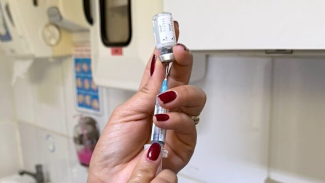 CMOC Brasil amplia proteção contra a dengue e vacina funcionários em Catalão e Cubatão