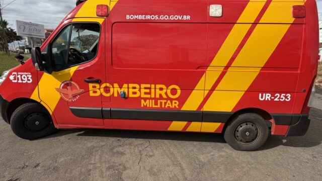 Acidente entre duas motos deixa três pessoas feridas em avenida de Catalão
