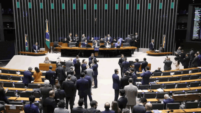 Câmara aprova projeto de lei antifacção que aumenta penas para integrantes de organizações criminosas