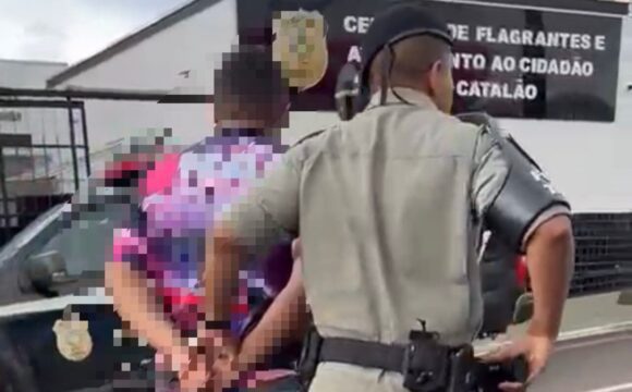 Força Tática prende suspeito por tráfico de drogas no Bairro Jardim Primavera, em Catalão