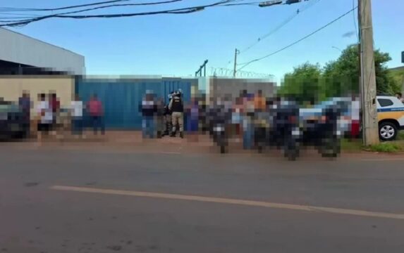 Execução à luz do dia: adolescente de 17 anos é a$$ass!nado dentro de oficina em Araguari