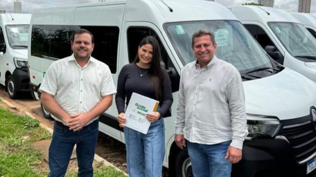 Nova Aurora recebe van para reforçar atendimento da Assistência Social
