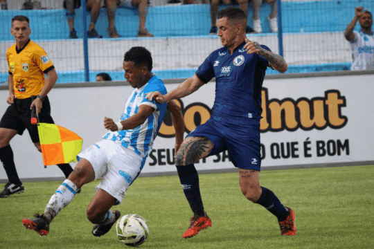CRAC goleia o Centro-Oeste por 3 a 0 e garante vaga nas quartas de final do Goianão 2026