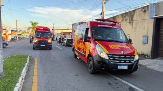 Duas mulheres ficam feridas após colisão entre motos na Avenida JK, em Catalão