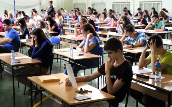 Erro na soma da nota da redação do Enem 2025 pode prejudicar alunos no ingresso nas universidades