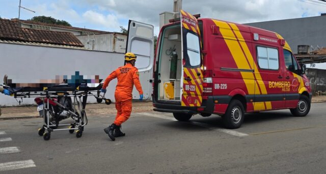 Motociclista fica ferido após colisão entre motos no bairro Nossa Senhora de Fátima, em Catalão