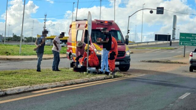 Motociclista fica ferido após acidente com carro na Avenida José Marcelino, em Catalão