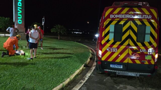 Motociclista fica ferido após perder controle e cair em rotatória na GO-330, em Ouvidor