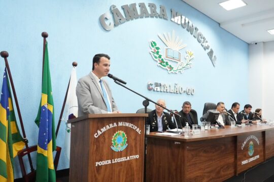 Câmara de Catalão tem sessão marcada por debate sobre o CRAC, homenagens e análise de projetos de lei