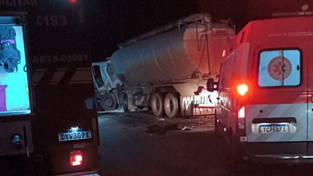 Gestante e bebê morrem em engavetamento com quatro caminhões na BR-365, em Patrocínio