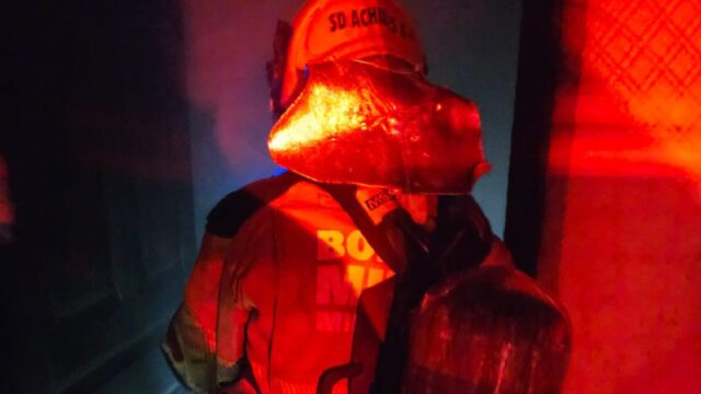 Incêndio atinge casa durante a madrugada em Araguari e destrói móveis após celular superaquecer