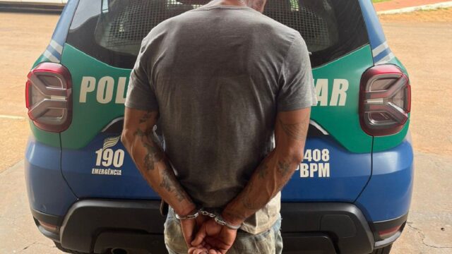Homem com mandado de prisão por roubo é preso pela PM em São Miguel do Passa Quatro