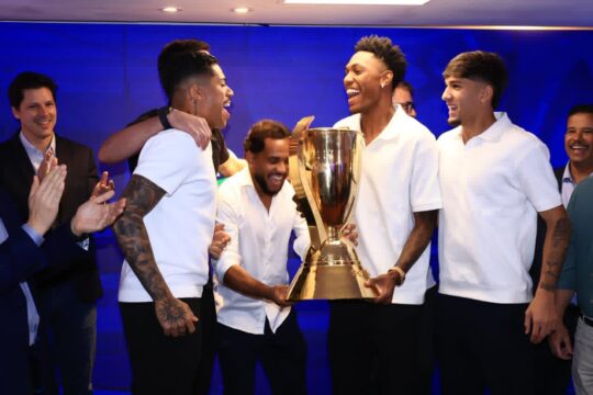 Premiação dos Melhores do Goianão 2026 elege destaques da temporada e define seleção do campeonato em noite de gala em Goiânia