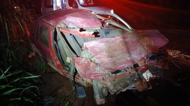 Motorista fica em estado grave após colisão frontal com carreta na MG-190, em Monte Carmelo