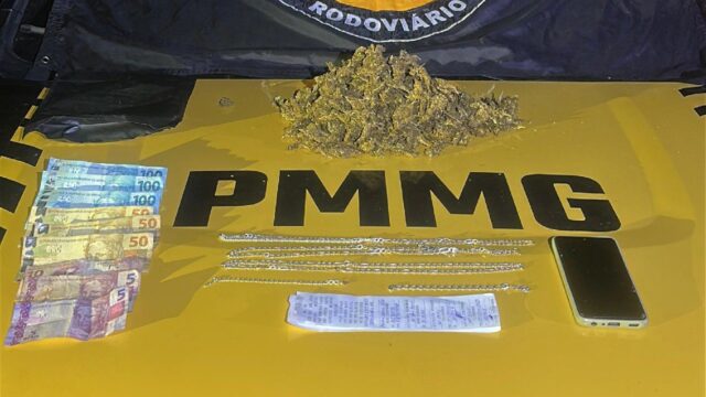 Motociclista é preso por tráfico de drogas e embriaguez ao volante na MGC-452, em Uberlândia