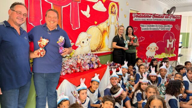 Prefeitura de Corumbaíba entrega 1.200 ovos de Páscoa a alunos da rede municipal
