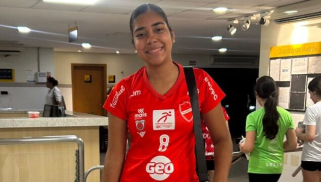 Lara Klicya, talento do vôlei de Marzagão revelada pelo Projeto Voleimar, é aprovada no Vila Nova