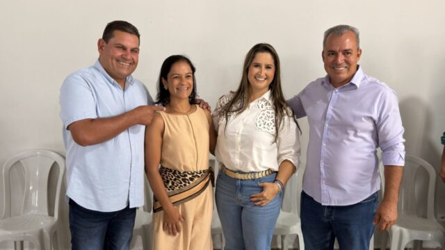 Prefeito de Ouvidor anuncia novos secretários de Educação e Comunicação em coletiva