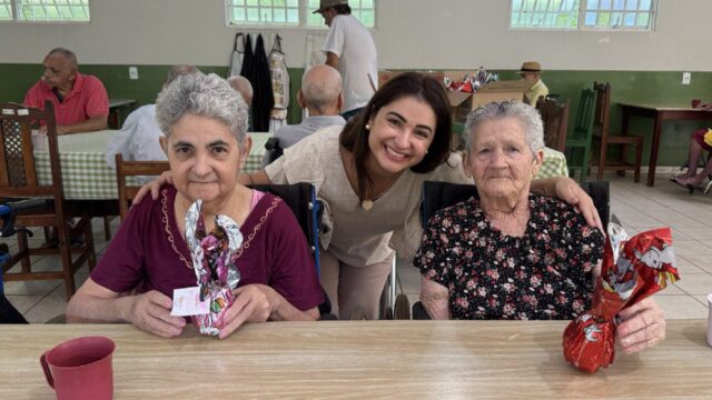 Prefeitura de Corumbaíba realiza entrega de ovos de Páscoa no Lar Dona Chiquinha nesta terça-feira (31)