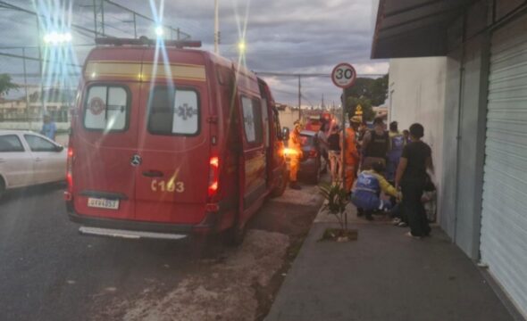 Quatro estudantes ficam feridos após atropelamento próximo a escola em Uberlândia