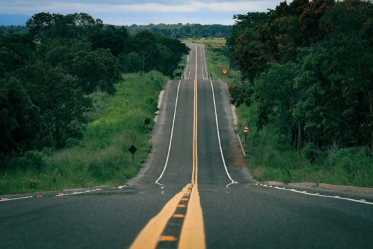 Caiado transforma infraestrutura em motor do desenvolvimento e Goiás avança 11 posições em ranking nacional