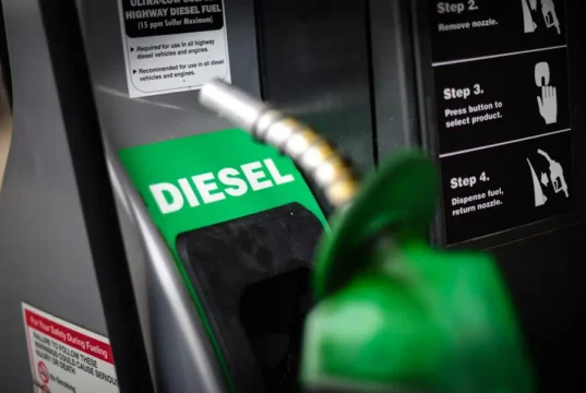 Disparada do diesel eleva custos do transporte e acende alerta em Goiás