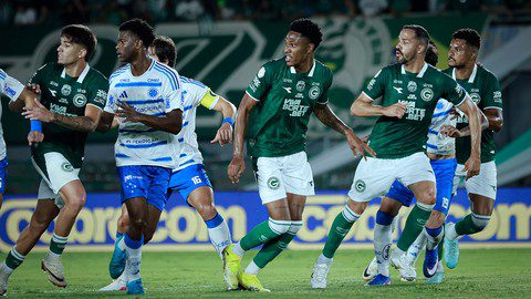 Goiás 2 x 2 Cruzeiro e Atlético-GO 0 x 0 Athletico-PR empatam na ida da 5ª fase da Copa do Brasil e deixam decisão em aberto
