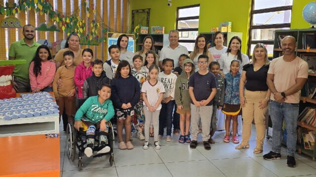 Prefeitura de Ouvidor distribui kits de higiene bucal e reforça saúde nas escolas