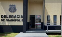 Polícia Civil prende investigado por descumprimento de medida protetiva e importunação s3xu4l em Vianópolis Polícia Civil prende investigado por descumprimento de medida protetiva e importunação s3xu4l em Vianópolis