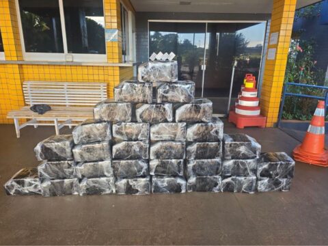 PRF apreende mais de 350kg de cocaína e comprimidos de anfetamina na BR060