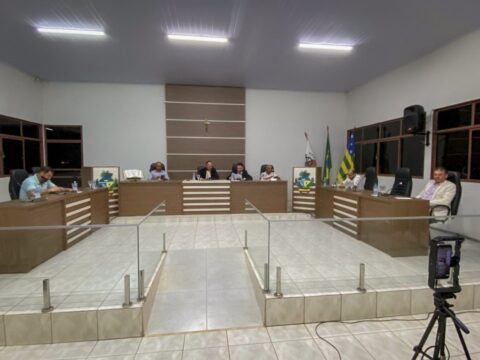Câmara de Ouvidor aprova pedido para substituição de kombis do transporte escolar rural